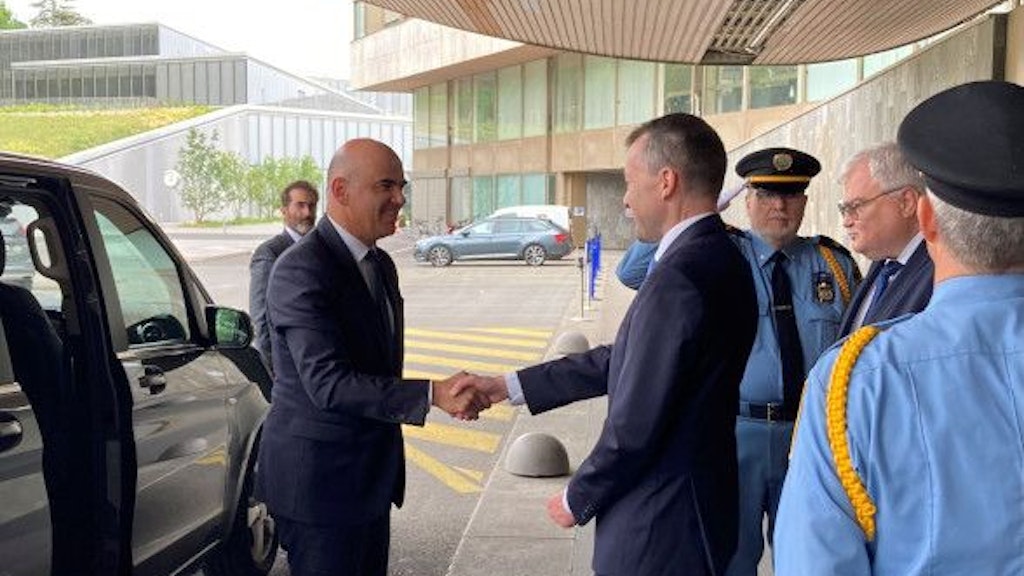 Federal Councilor Berset greeted upon his arrival at the Palais des Nations